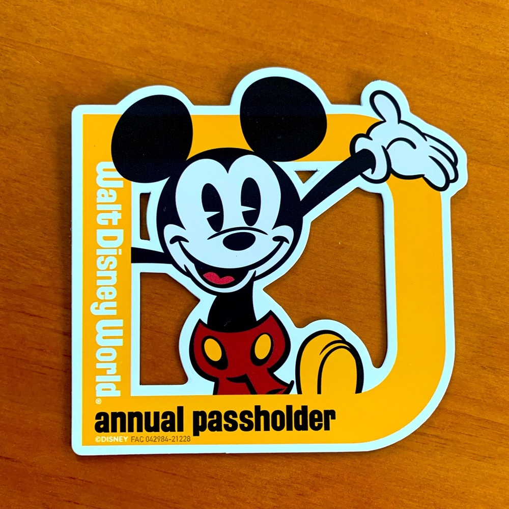 Mickey Mouse Walt Disney World Annual Passholder Magnet
